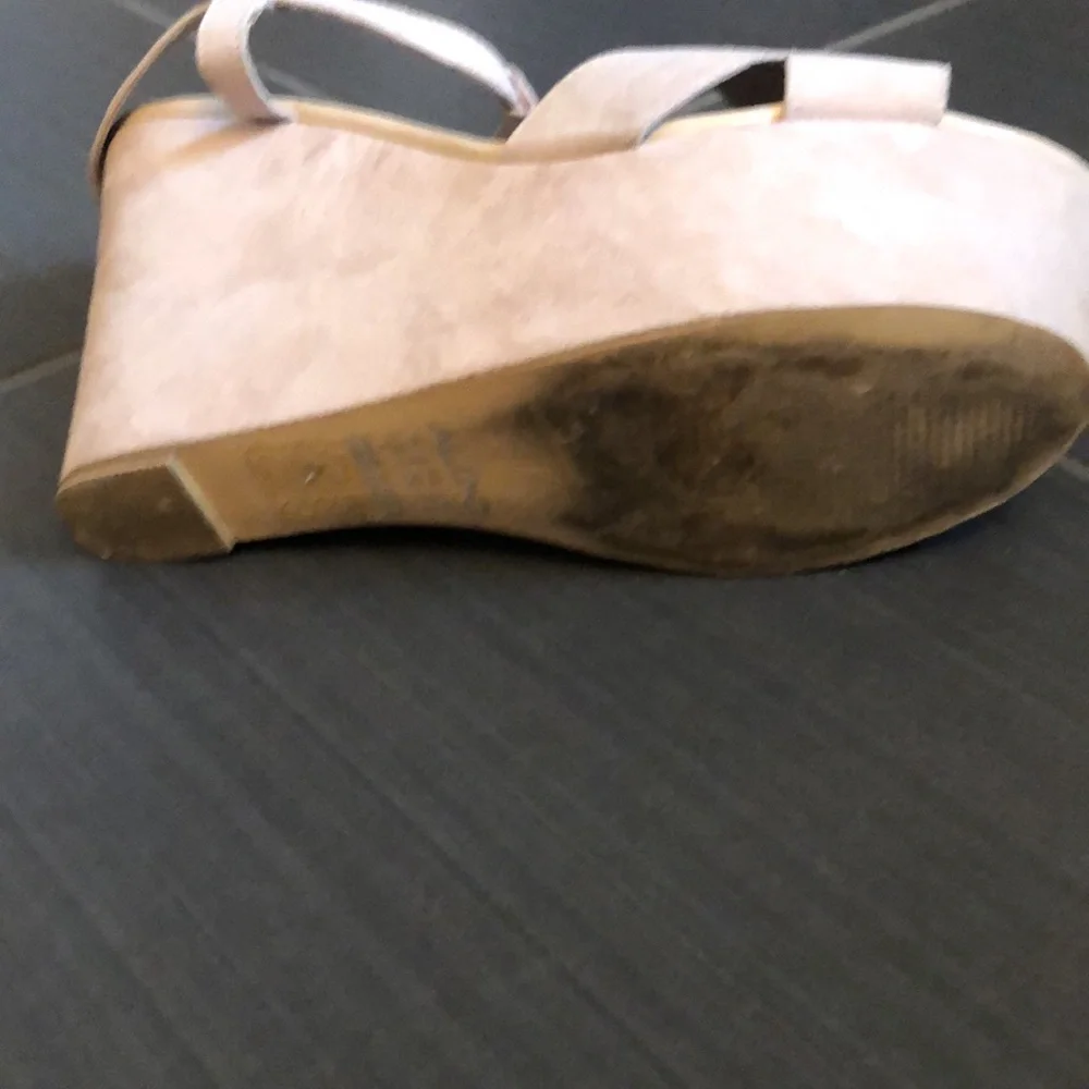 Aldo Solid Nude Platform Sandals 👡 - Picture 4 of 6
